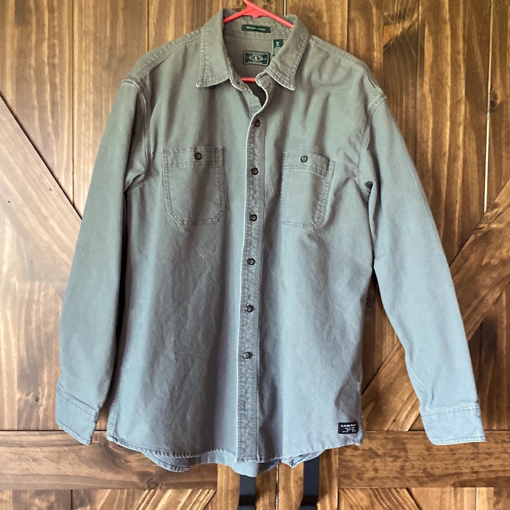 G.H BASS & CO BUTTON DOWN SHIRT
